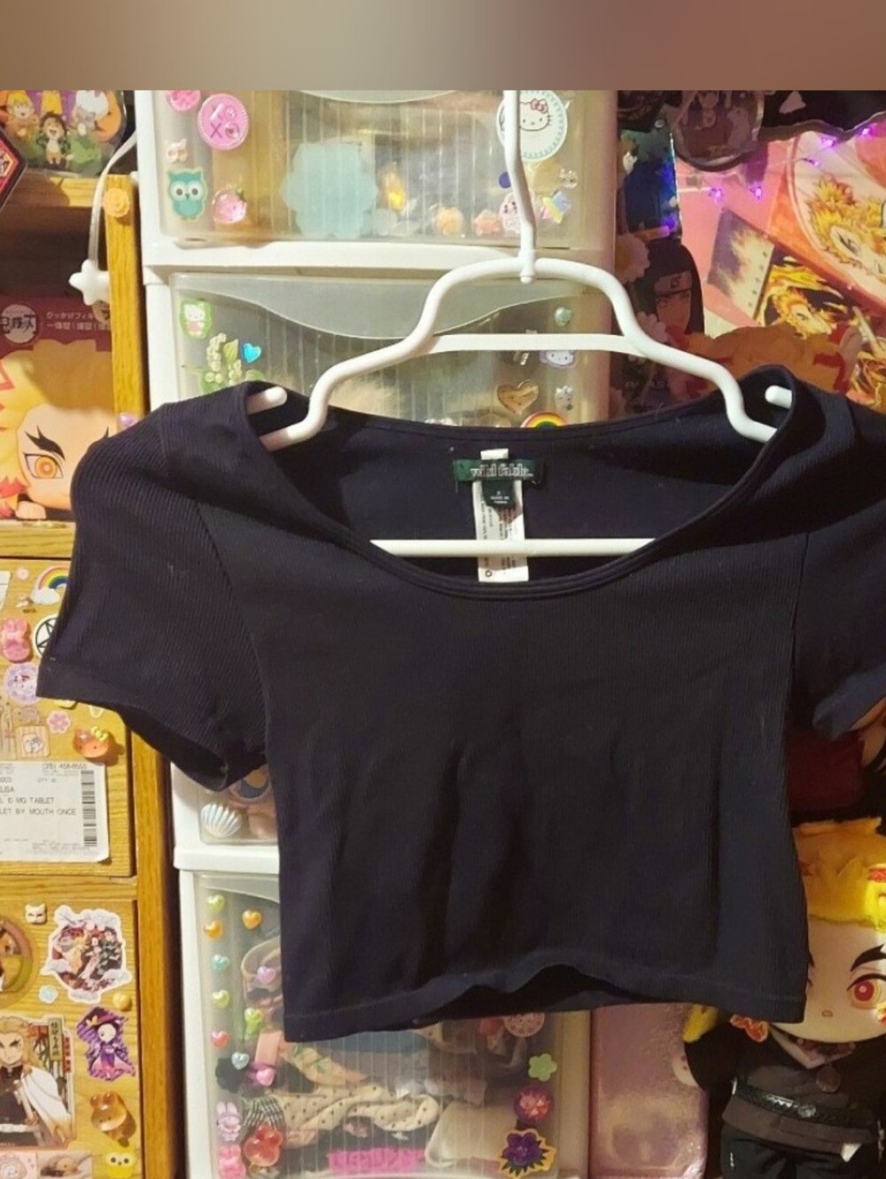 Black vertical rib short sleeve crop top